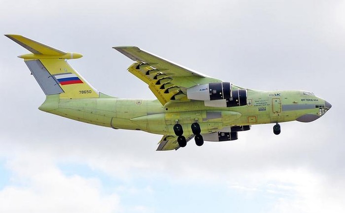 Máy bay vận tải hạng nặng tầm xa IL-476 Nga